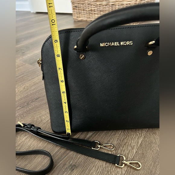 Michael Kors Cindy Dome LG Satchel Black & Gold Saffiano Leather - Picture 10 of 12